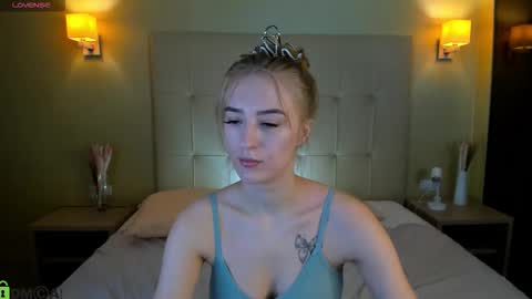 Stacy Mon Tue Wed Thu Fri Sun GMT GMT 3 1000am - 0400pm  online show from 02-12-26, 09:26