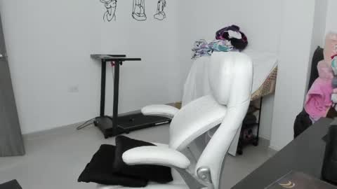 Zulma Yisset online show from 05-04-26, 03:24
