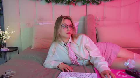 StacyEvances online show from 12-22-25, 06:38