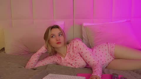 StacyEvances online show from 01-13-26, 06:35