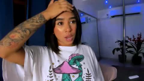 Snapshot of stan_blu chatting on 12-19-25, 05:53 stan_blu online show from 12-19-25, 05:53