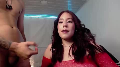 Snapshot of stanandrose chatting on 11-24-25, 02:33 Stand and Rose online show from 11-24-25, 02:33