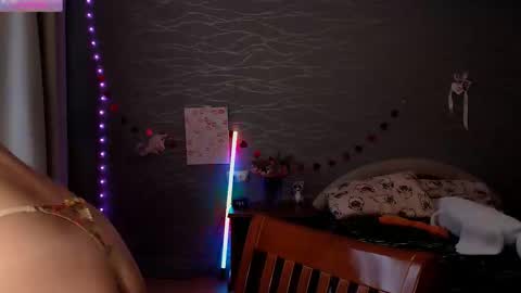 Snapshot of star_and_jane_ chatting on 03-06-25, 09:25 star_and_jane_ online show from 03-06-25, 09:25