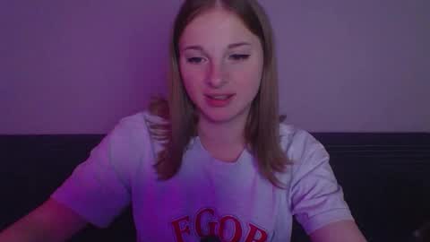 Snapshot of star_girlish chatting on 10-30-25, 08:42 star_girlish online show from 10-30-25, 08:42