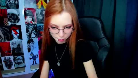 Snapshot of star_tarra chatting on 04-28-26, 02:27 Tarra online show from 04-28-26, 02:27