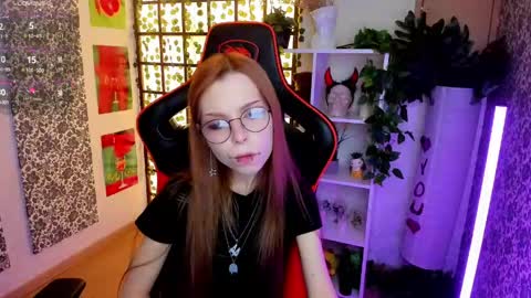 Snapshot of star_tarra chatting on 05-01-26, 02:05 Tarra online show from 05-01-26, 02:05