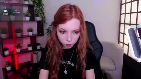 Snapshot of star_tarra chatting on 05-29-26, 02:09 Tarra online show from 05-29-26, 02:09