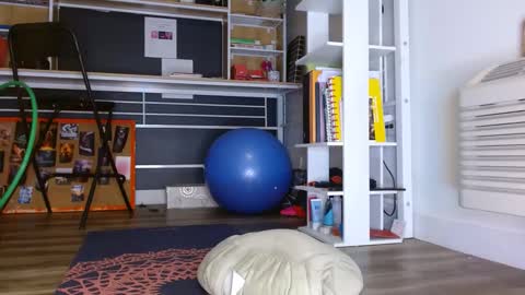 Stara Winters online show from 12-19-24, 08:55