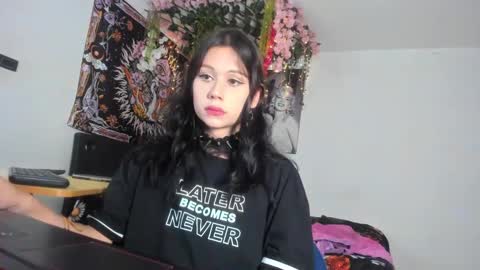 Snapshot of starmoonly chatting on 02-16-25, 03:04 starmoonly online show from 02-16-25, 03:04