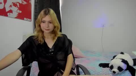 Snapshot of starmoonly chatting on 12-01-25, 09:20 starmoonly online show from 12-01-25, 09:20