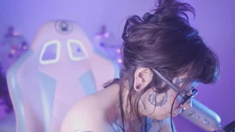 Yoko online show from 10-16-25, 01:23