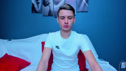 Snapshot of stashott69 chatting on 02-05-25, 04:47 STAS online show from 02-05-25, 04:47