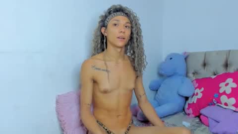 stassiebell online show from 12-20-24, 01:54