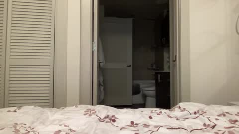 Snapshot of stassiethatsororitygirl chatting on 12-22-24, 07:10 Stassiethatsororitygirl online show from 12-22-24, 07:10