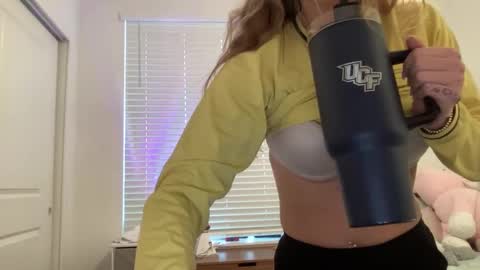 Snapshot of stassiethatsororitygirl chatting on 01-22-25, 09:43 Stassiethatsororitygirl online show from 01-22-25, 09:43