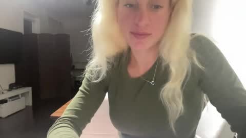 Snapshot of stassiethatsororitygirl chatting on 09-09-25, 09:09 Stassiethatsororitygirl online show from 09-09-25, 09:09