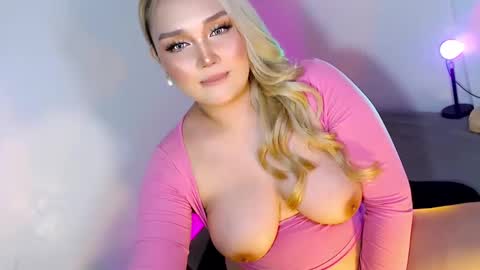 Snapshot of stassy_baby101 chatting on 01-25-25, 11:23 Stassy online show from 01-25-25, 11:23