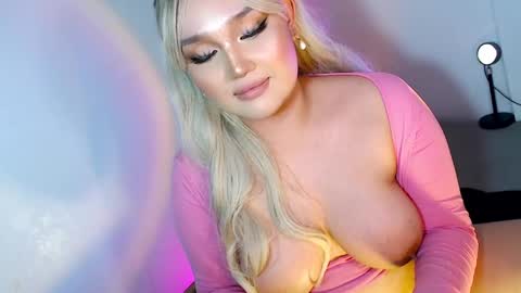 Snapshot of stassy_baby101 chatting on 02-10-25, 10:31 Stassy online show from 02-10-25, 10:31