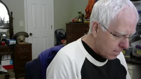 Snapshot of stasw20 chatting on 01-08-25, 06:52 stasw20 online show from 01-08-25, 06:52