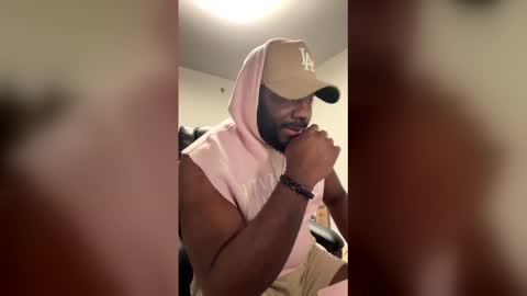 Snapshot of stayinalive1992 chatting on 03-26-26, 04:18 stayinalive1992 online show from 03-26-26, 04:18