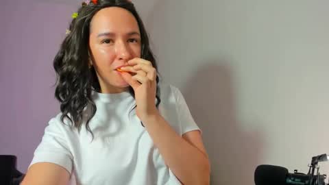 stayluna online show from 12-16-25, 08:03