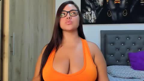 Snapshot of staywithme_x chatting on 09-29-25, 03:11 Melany online show from 09-29-25, 03:11