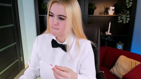 stef_nicks online show from 11-21-25, 05:17