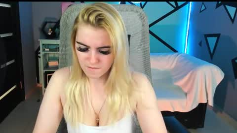 Snapshot of stef_nicks chatting on 06-11-26, 07:17 stef_nicks online show from 06-11-26, 07:17