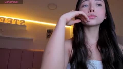 Stefa Gomez  online show from 03-06-25, 05:22