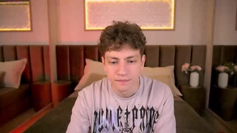 Esrefan online show from 02-19-26, 07:32