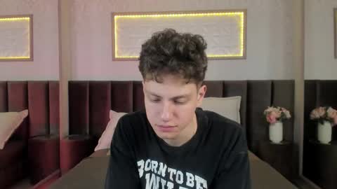 Esrefan online show from 03-07-26, 09:12