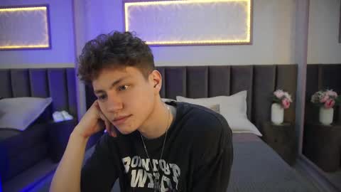 Esrefan online show from 03-14-26, 08:47