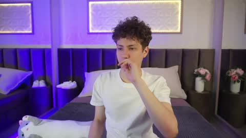 Esrefan online show from 04-22-26, 07:48