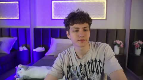 Esrefan online show from 04-23-26, 07:49