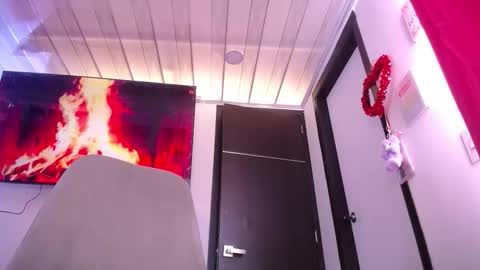 Snapshot of stefania_sandrelli_ chatting on 11-17-25, 03:29 New schedule 12pm to 600pm Colombia time online show from 11-17-25, 03:29