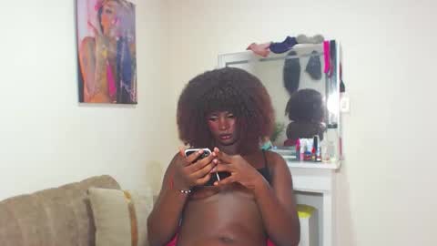 Snapshot of stefanny_2001 chatting on 05-05-26, 12:51 stefanny beautiful online show from 05-05-26, 12:51
