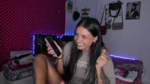 Im MiaIts my first day here  online show from 01-07-25, 02:10