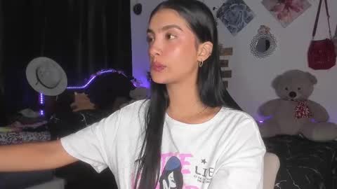 Im MiaIts my first day here  online show from 02-14-25, 12:09