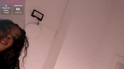 stefannyevans_ online show from 10-04-25, 12:03