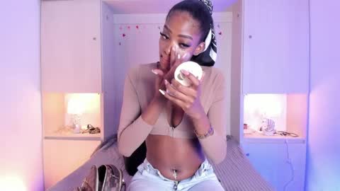 Snapshot of stefannyevans_ chatting on 05-20-26, 12:44 stefannyevans_ online show from 05-20-26, 12:44