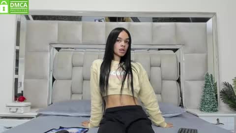 Stefany online show from 01-04-25, 11:17