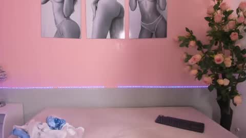 Stefany online show from 06-12-26, 01:32