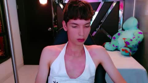 stefany piink online show from 04-22-26, 08:54