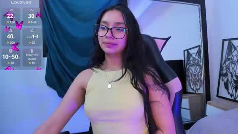 Stefanny lopez online show from 11-18-25, 11:25