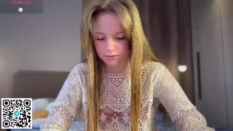 Snapshot of steffi_meoww chatting on 05-09-26, 02:50 STEFI Streams every day from 10 PM GTM1 online show from 05-09-26, 02:50