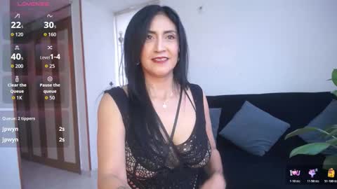 Snapshot of steffy_31 chatting on 10-25-25, 10:04 Steffy online show from 10-25-25, 10:04