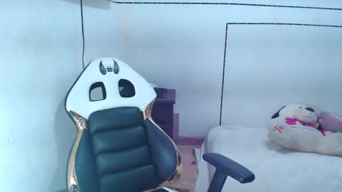 StefiAlizon online show from 11-06-25, 04:13