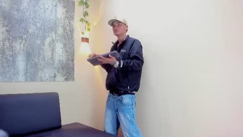 Snapshot of steiner_goldberg chatting on 06-12-26, 03:49 Steiner online show from 06-12-26, 03:49