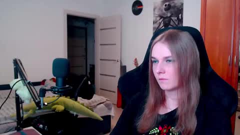 Diana online show from 02-24-25, 05:20