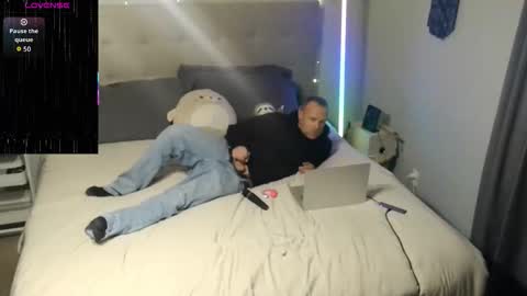 Snapshot of stella_and_mojo chatting on 11-11-25, 09:48 Stella and Mojo online show from 11-11-25, 09:48